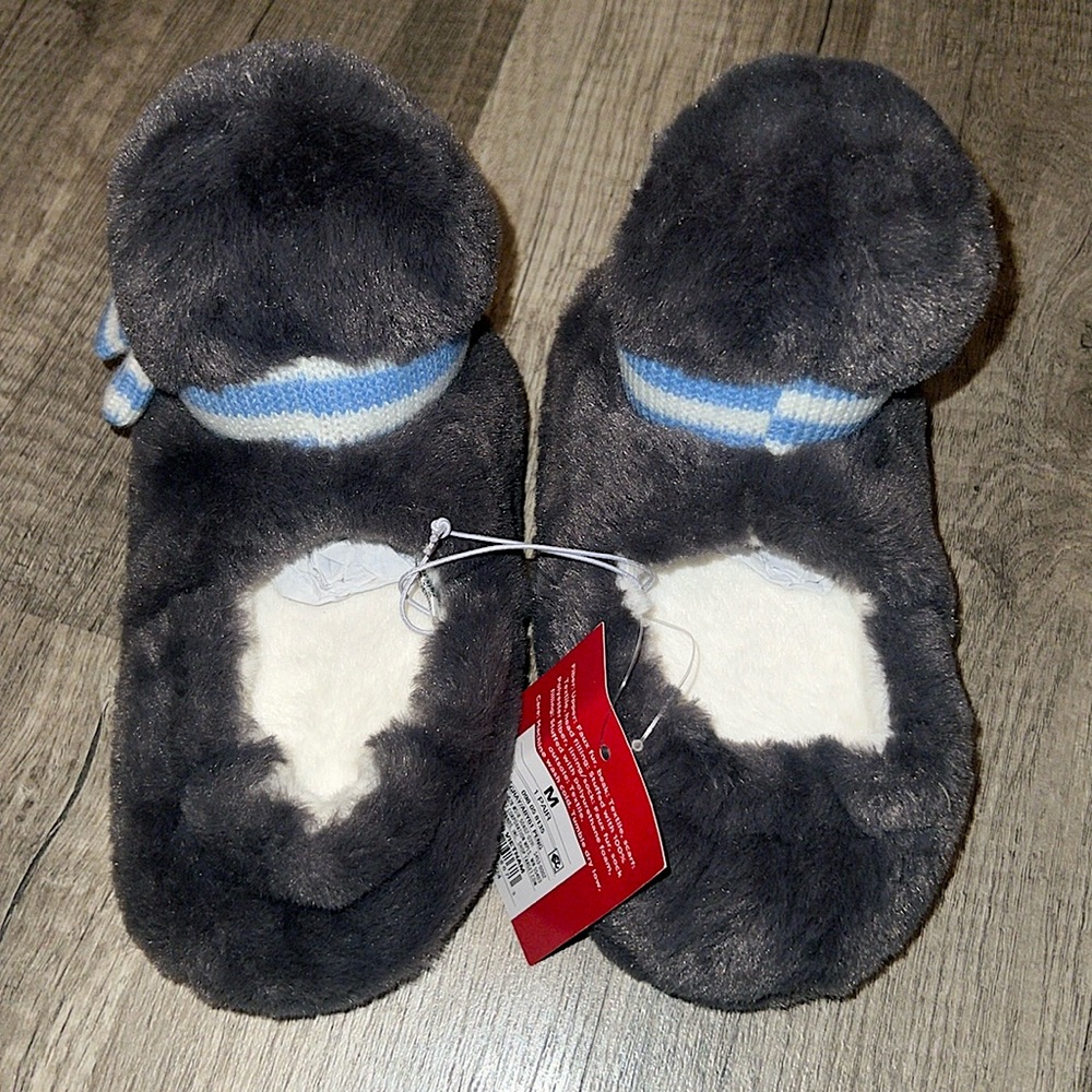 Kids’ Penguin Slippers - Picture 2 of 3